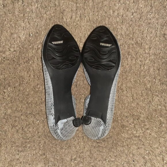 TSUBO-Fifee-D’Orsay Pump-Dark Grey Snake Pattern Leather-Sz 7.5-Near Mint - Picture 7 of 7